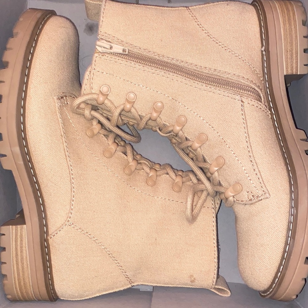 Combat boots size 8